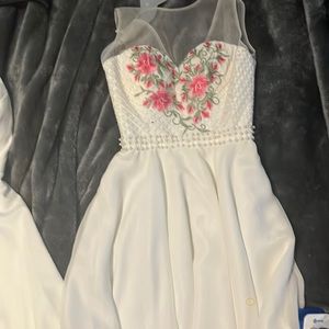 It’s a only worn once dress I’m cleaning out my closet